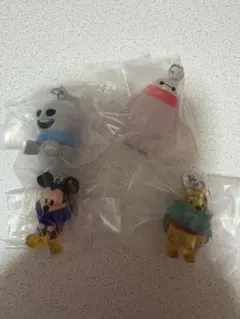 “ディズニーキャラクター” めじるしアクセサリー WINTER ガチャ