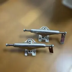 Item thumbnail for item 5bce10de-9320-47e7-8003-a4dc2d7f1167