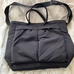 ナイロン製黒トートバッグ ショルダーストラップ付き