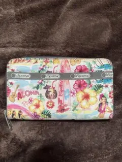 LeSportsac 長財布 ハワイ柄 ラウンドファスナーのサムネイル