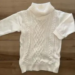 ホワイト ケーブルニット タートルネック セーター