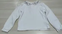 BeBe 白カットソー　花柄刺しゅう襟　130cm