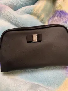 サルヴァトーレ・フェラガモ パフューム　ポーチ