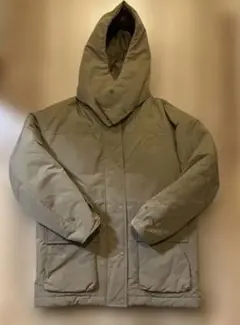 ユニクロ　ハイブリッドダウンコート ベージュ　レディース M