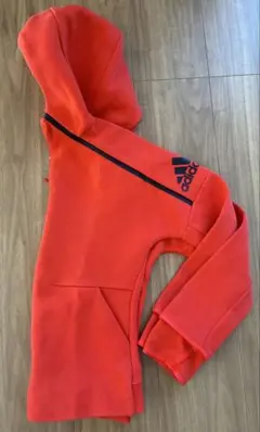 アディダス　パーカー　ジュニア　140cm