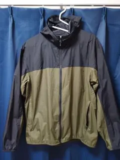 ユニクロ UNIQLO　ポケッタブルパーカー　L　収納袋付き　【ほぼ未使用品】