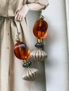 ｎｏ.26  琥珀色ツイストビンテージピアス／イヤリング