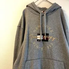 TOMMY HILFIGER パーカー　刺繍　ゴールド　プルオーバー　古着