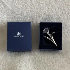 SWAROVSKI スワロフスキー　花ブローチ　シルバーカラー
