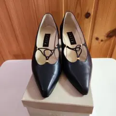入園　入学式などに 濃紺ポインテッドトゥパンプス ゴールドアクセントのサムネイル