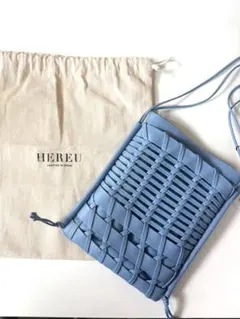 【新品•未使用】HEREU 編み込みデザイン ショルダーバッグ ブルーのサムネイル