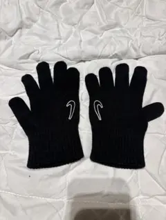Nike 黒 ニット手袋　子供用