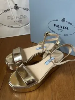 プラダ　厚底　サンダル　35cm ストラップ付き　ゴールド　箱、ショッパー付き