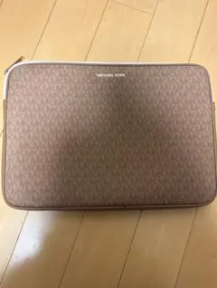 MICHAEL KORS MKロゴパターンPCケース