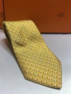 美品　エルメスネクタイ　ひよこ柄