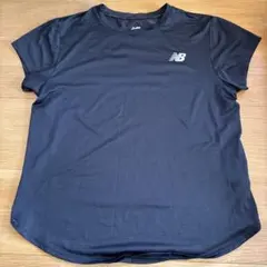 New Balance ブラック 半袖Tシャツ