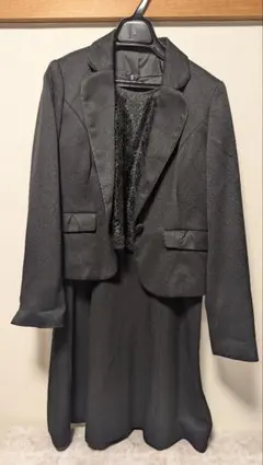美品　ブラックスーツ・フォーマルドレス サイズ11AR67 11号
