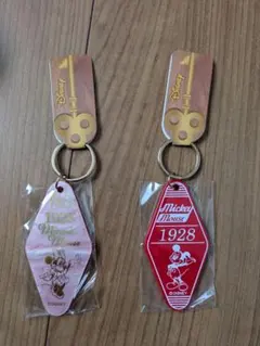 【新品未使用】ディズニー ホテルルームキーホルダー ミッキー ミニー 2個セット