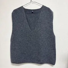 UNIQLO 3DスフレヤーンVネックベスト