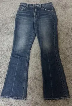 GIDA ダークブルーブーツカットデニム