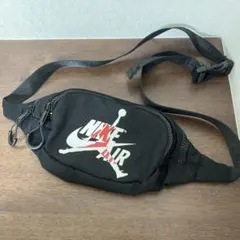 NIKE エアジョーダン　ウエストポーチ　ミニボディバッグ　黒　ロゴテープ