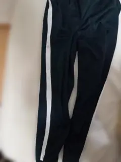 グリーン ジャージパンツ ライン入り