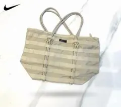 Item thumbnail for item 53ce7153-a46b-4162-964e-bf71a8eb80c9