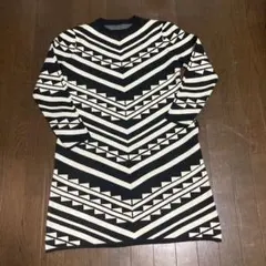 ニットワンピース　とてもしっかりした素材で暖かい　チュニック 長袖　左側ポケット