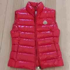 Moncler 赤 ダウンベストレディース