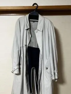 ライトグレー トレンチコート