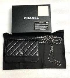 シャネル　シルバーチェーンウォレット