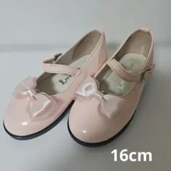 リボン付きピンクフォーマルシューズ