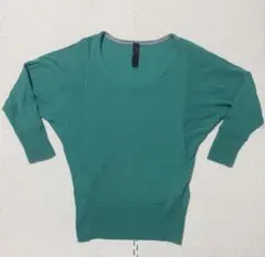 グリーン ニット