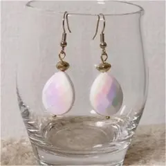 111オーロラ雫　春ピアス 小ぶり