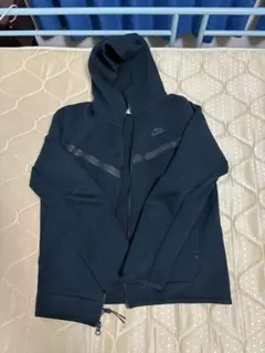 Nike ブラック フルジップ パーカー