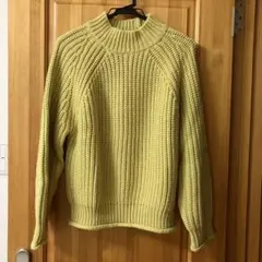 ジーユー 黄色 ニット ハイネック ラグラン袖