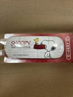 サンリオ　スヌーピー メガネケース
