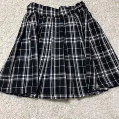 黒と白のチェック柄プリーツスカート XS150