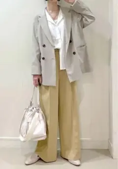 日曜日まで❗️限界値下げ❗️完売品キレイつづくポケットブラウス白シャツバンドカラー