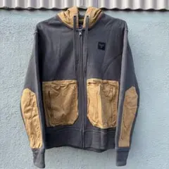 パーカー　切替　アンダーアーマー　ダークグレー