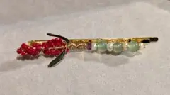 ☆新品（ハントメイド）　花デザイン ヘアピン 赤いビーズ