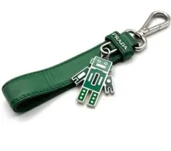 プラダ キーホルダー ロボット チャーム サフィアーノ レザー グリーン