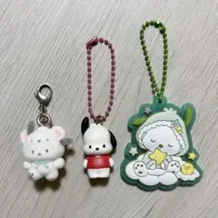 サンリオ　ふわふわスノー　めじるしアクセサリー　ポチャッコ　マスコット&グミ