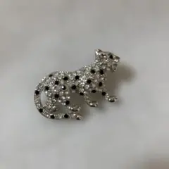 豹型クリスタルブローチ