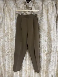 テーパードパンツ ベージュブラウン