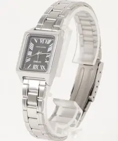 人気殺到‼️カシオ　スクエア時計 シルバー　購入したばかり