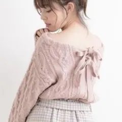 マジスティックレゴン バックリボンケーブルニットプルオーバー