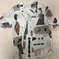 葉柄の軽量半袖シャツ