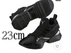 プーマ　スニーカー　23