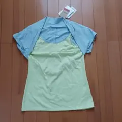 新品　Reebokのトップスのサムネイル